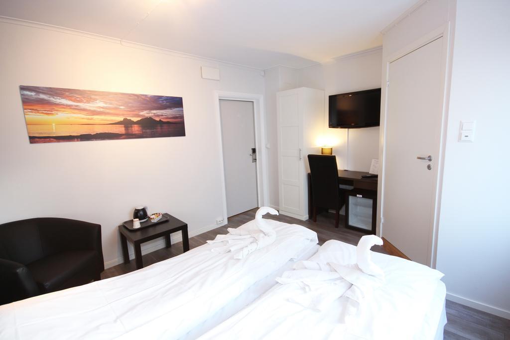 City Hotel Будё Номер фото