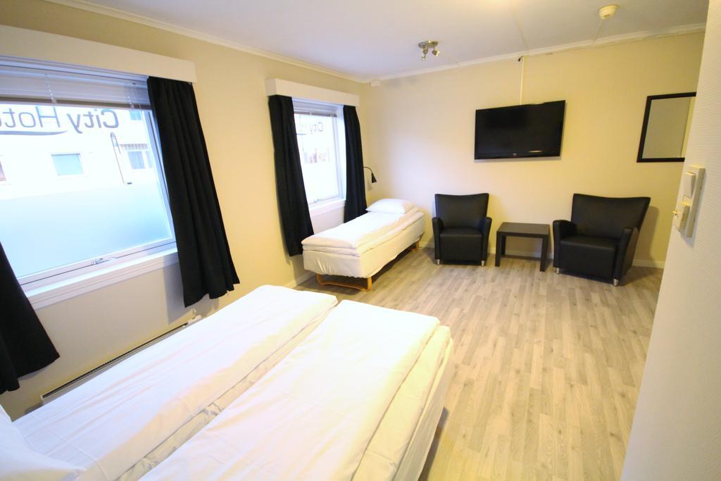City Hotel Будё Экстерьер фото